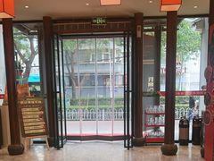 -阿瓦山寨·湘菜现炒·剁椒鱼头王(咸阳总店)