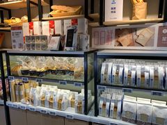 面包甜点陈列柜-盒马鲜生(龙德广场店)