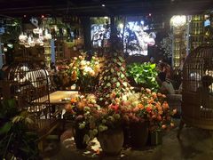 -胡桃里音乐餐厅(陶溪川店)(川湘赣菜·世界百大酒庄直供红酒·音乐表演)