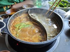 -苗阿哥酸汤牛肉火锅(体育场店)