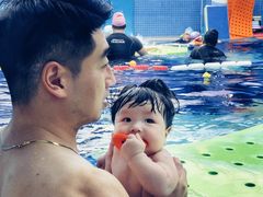-龙格亲子游泳•水育早教运动中心