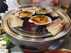 -围炉肉舍•炭烤活鳗•丹东海鲜烤肉(步行街店)