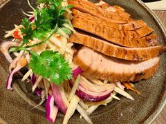 炭烧猪颈肉沙拉-安南越南餐厅(青岛万象城店)