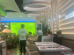 -洪氏嗨捞·广东猪肚鸡·椰子鸡火锅(西咸万象城店)