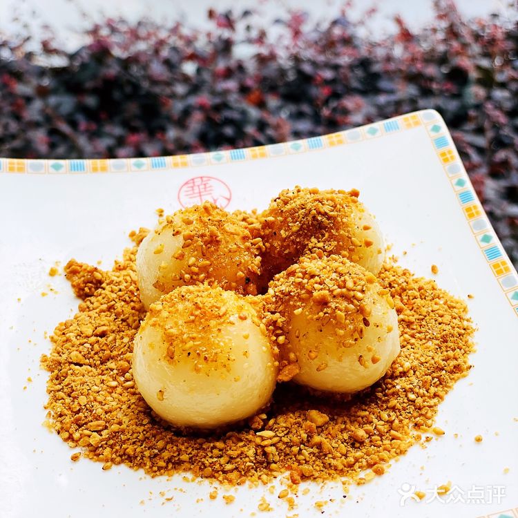 辛而不辣，配着软糯的汤圆，十分香甜！