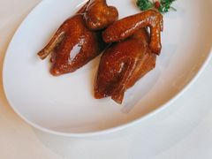玻璃脆皮乳鸽-利苑酒家(金宝店)