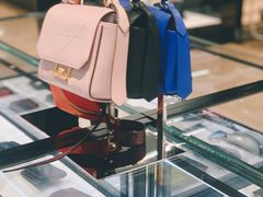 -GIVENCHY(佛罗伦萨小镇奥莱店)