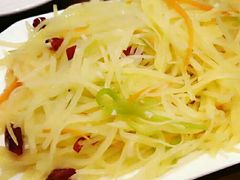 酸辣土豆丝-洁神饭庄·海鲜·青岛菜·30年老字号(五四广场店)