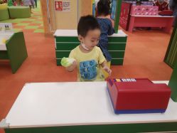 -莫莉幻想儿童乐园(武汉金银潭永旺店)