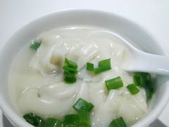 清汤鸡汁龙抄手-渝信川菜(工体店)