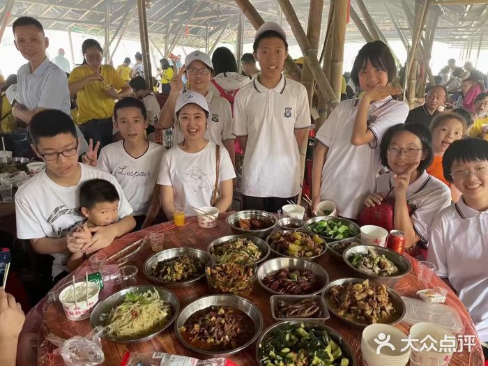 松山湖南湖湾露营营地图片