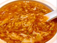 酸辣汤海胆鲍鱼汤-海派悦庭·海胆烧麦·新融合菜(凯德广场店)