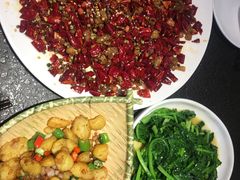 -万重锦·人文川菜馆(骡马市店)