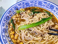 -渝之汇牛肉豌杂面