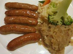 -LENBACH兰巴赫西餐啤酒坊(大连星海广场店)