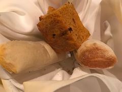 面包篮-郑州希尔顿酒店·阿米奇意大利餐厅