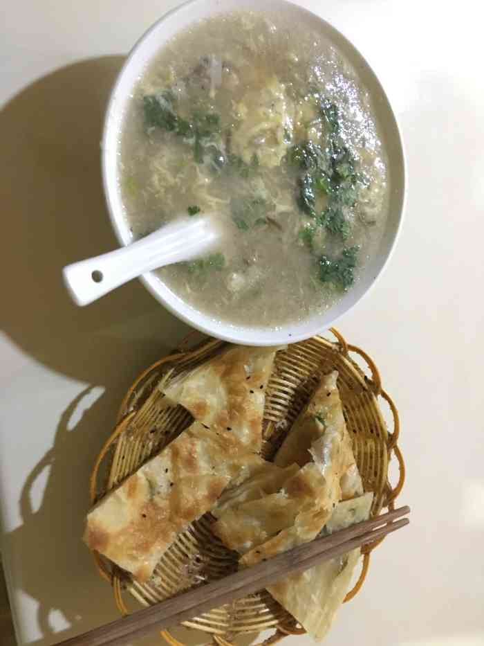 葱油饼母鸡汤图片