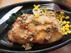 蒜香鸡排配法兰克福烤肠-萨莉亚意式餐厅(南京环亚凯瑟琳广场店)