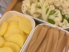 -茅草房·河畔园林火锅