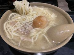 -亮亮面馆(经六路店)