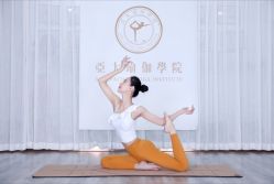 -亚太瑜伽普拉提学院
