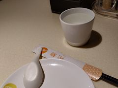 餐具摆设-龙记烧腊茶餐厅(常德路店)