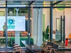 -玩坞轰趴馆·户外团建聚会主题生日派对馆(世豪广场店)