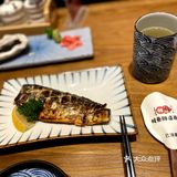 服务生超级热情，会主动来介绍店里的特色菜