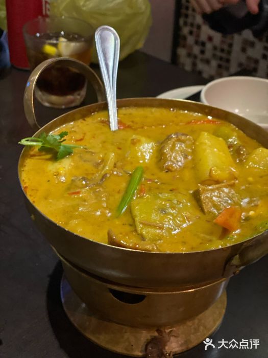 大头虾越式风味餐厅(光明广场店)越式咖喱牛腩煲图片