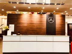 -上海星瀚奔驰4S店(长寿路店)