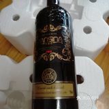红酒     亲密拥抱