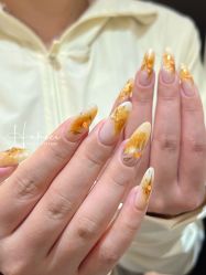 -花岐款式专研健康美甲沙龙