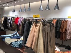 -URBAN REVIVO(高德置地广场·春广场店)