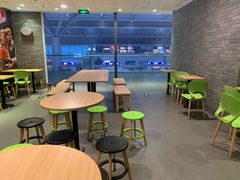 大堂-麦当劳(郑州东高铁站店)