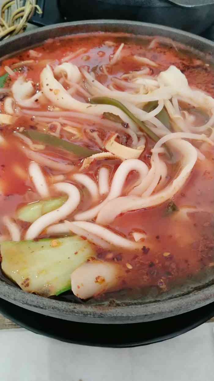 兄弟俩土豆粉-"在颐堤港马路对面,这家也开了有些年头了,.