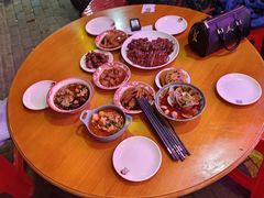 -爆炸头阿姨小四川正宗川味小吃(无任何分店)