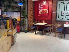 -辣小妮de川菜馆(红旗Mall店)