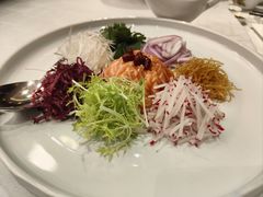 -鞍山大白鲨美食酒店