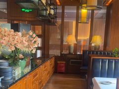 -八府香鸭·啫啫煲(华山路店)