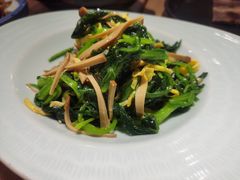 鸡蛋干拌菠菜-宏状元现熬粥·京味菜(黄寺大街店)