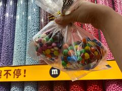 -m豆巧克力世界(上海世茂广场店)