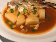 小鲳鱼烧年糕-荣小馆(安达仕店)