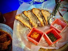 三种酱配酸面包-Mesa Madre梅萨妈妈·Bintana(国贸店)