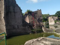 -伍山石窟
