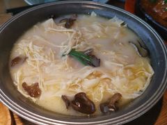 -蜜桃餐厅·伴山(湖滨商业街店)