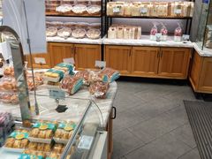 面包甜点陈列柜-大苹果面包生日蛋糕(明珠店)