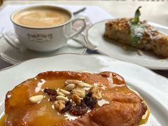 -Majestic Café