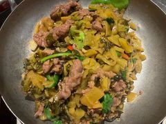 酸菜炒牛肉-陈鹏鹏潮汕菜(欢乐海岸 海边景观店)