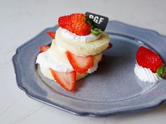 奶油草莓裸蛋糕-RGF(巨鹿路店)