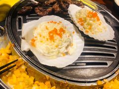 芝士蟹籽焗扇贝-玖·炭火烤肉